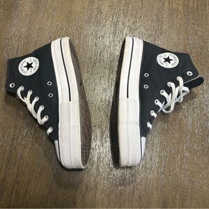 Converse Chuck Taylor All Star Platform High Top Shoes
Women’s Size  9 Black